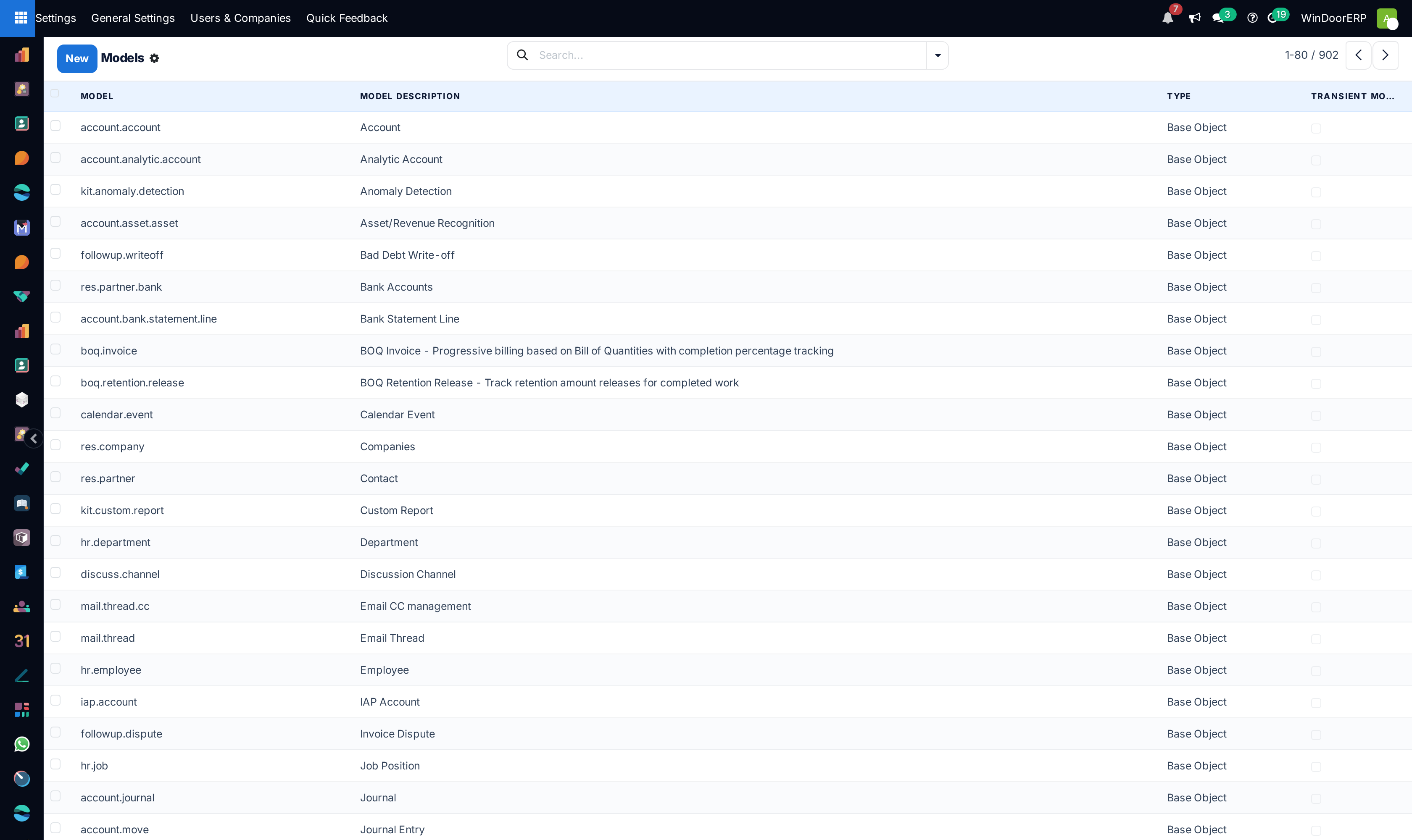 The Models list: technical name, description and type for over nine hundred models — all Base Objects on a standard database